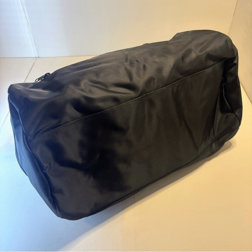 New DKNY Black Travel Set Duffle Gym + Toiletry Bag Sports Weekend Donna Karan - Picture 10 of 16